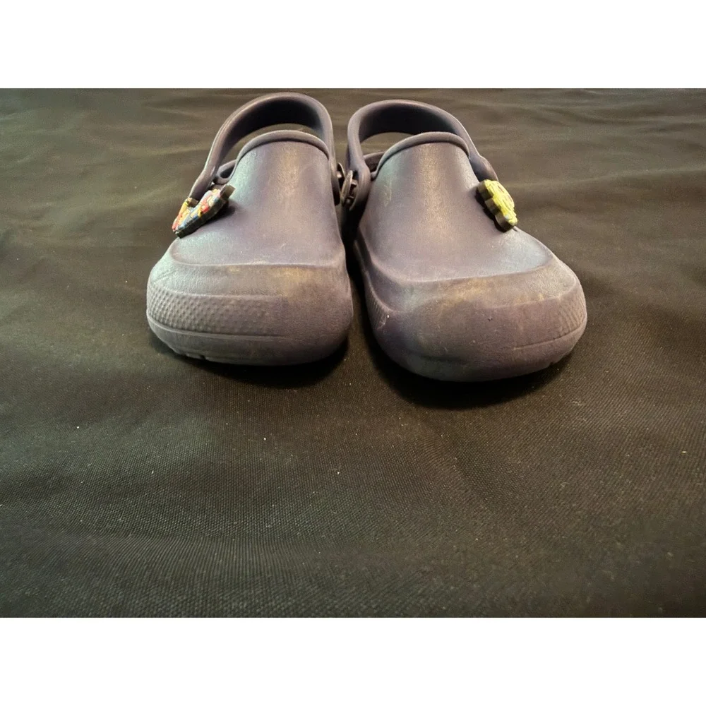 Crocs Kids Navy Blue Clogs Pokemon Ash Ketchum Chikorita Charms Size 8 9